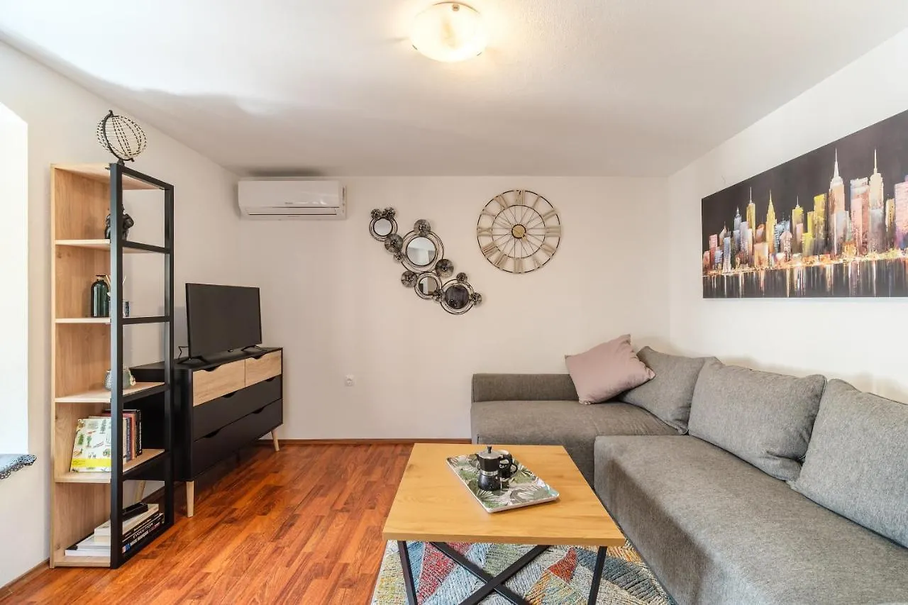 Aryjina Kuca, Mountain & Seaview Duplex - Rooftop Terrace Kastela