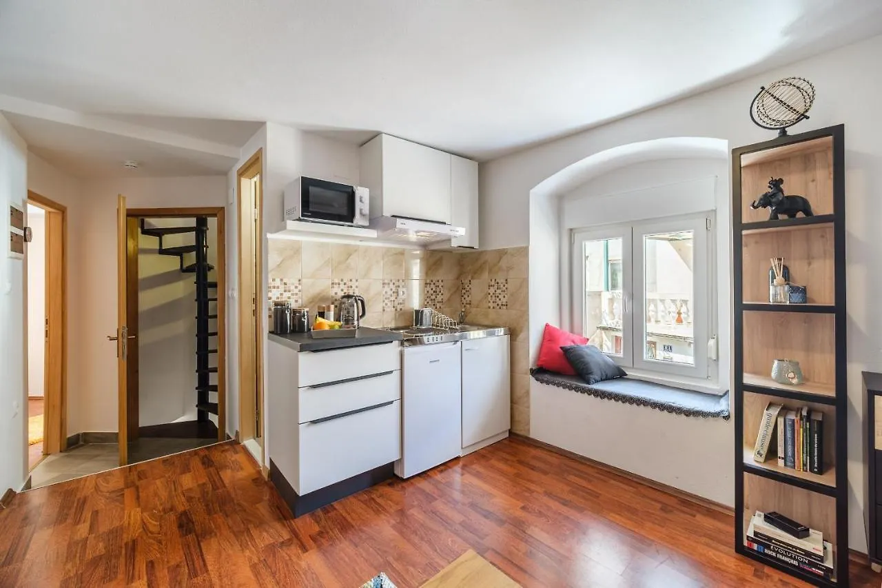 Holiday home Aryjina Kuca, Mountain & Seaview Duplex - Rooftop Terrace Kastela