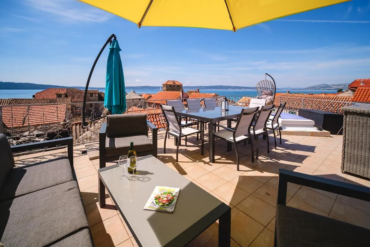 Aryjina Kuca, Mountain & Seaview Duplex - Rooftop Terrace Kastela Croatia