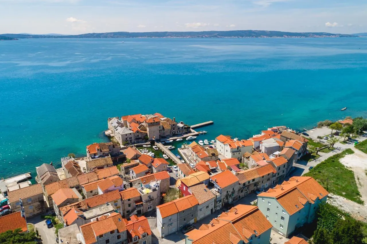 Holiday home Aryjina Kuca, Mountain & Seaview Duplex - Rooftop Terrace Kastela