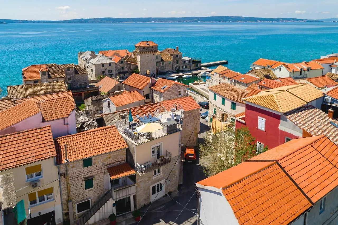Aryjina Kuca, Mountain & Seaview Duplex - Rooftop Terrace Kastela Croatia