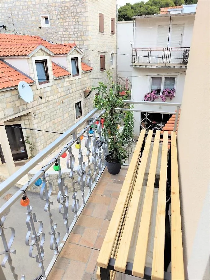 Aryjina Kuca, Mountain & Seaview Duplex - Rooftop Terrace Kastela 0*,  Croatia